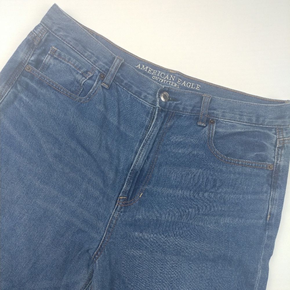 American Eagle High Rise Mom Jean
